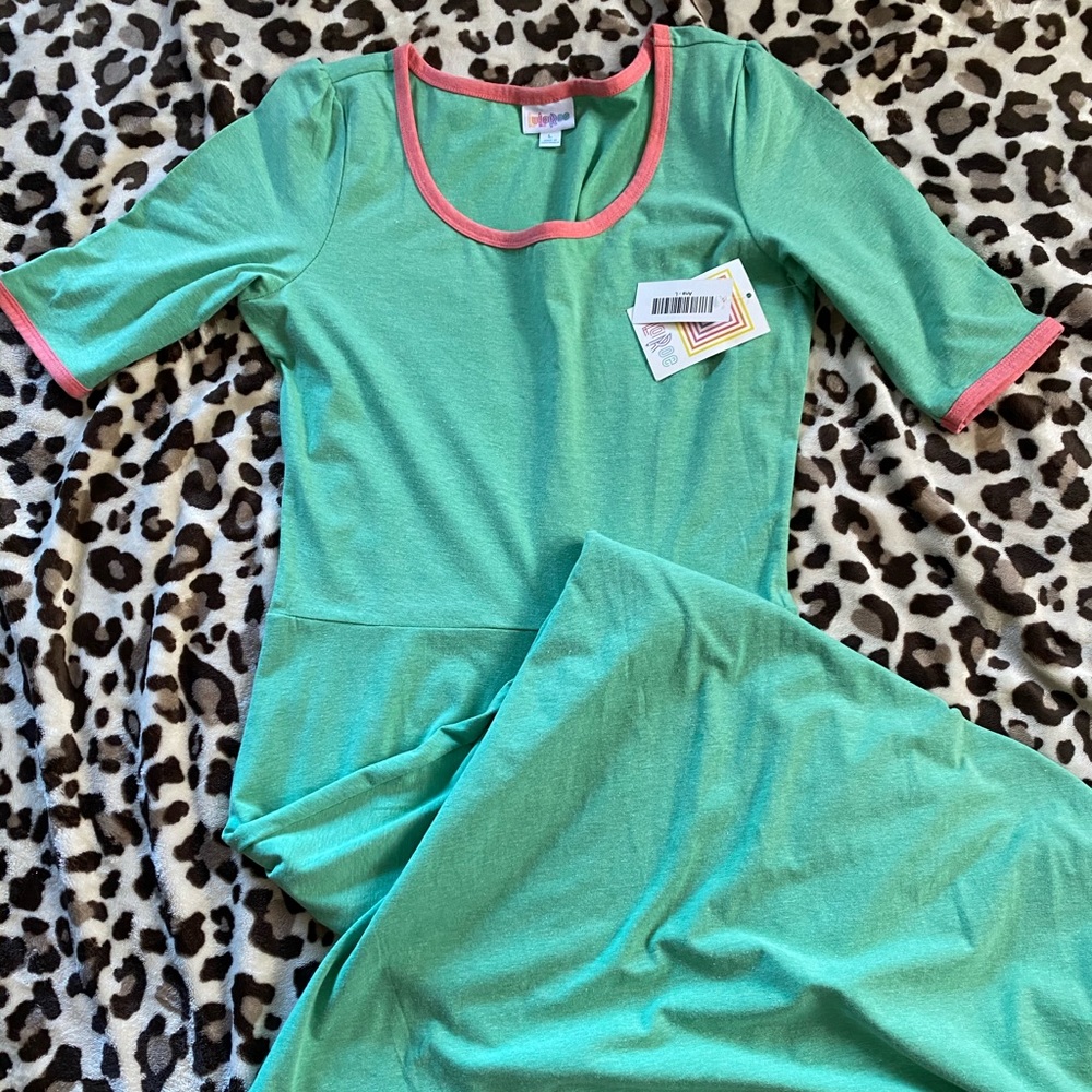 Green and Pink Ana